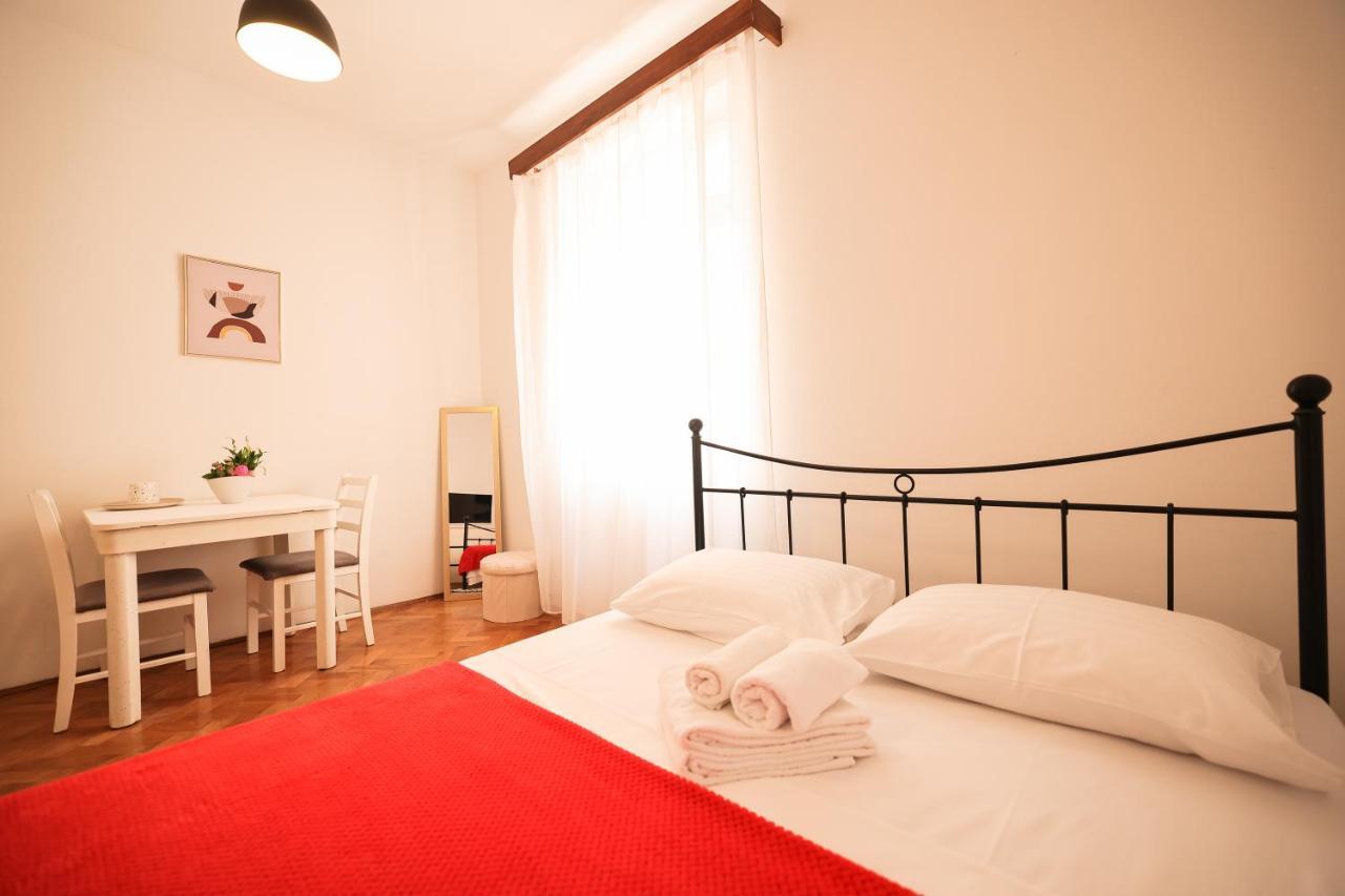 Cozy Studio Apartments In City Centar Stosija ザダル エクステリア 写真