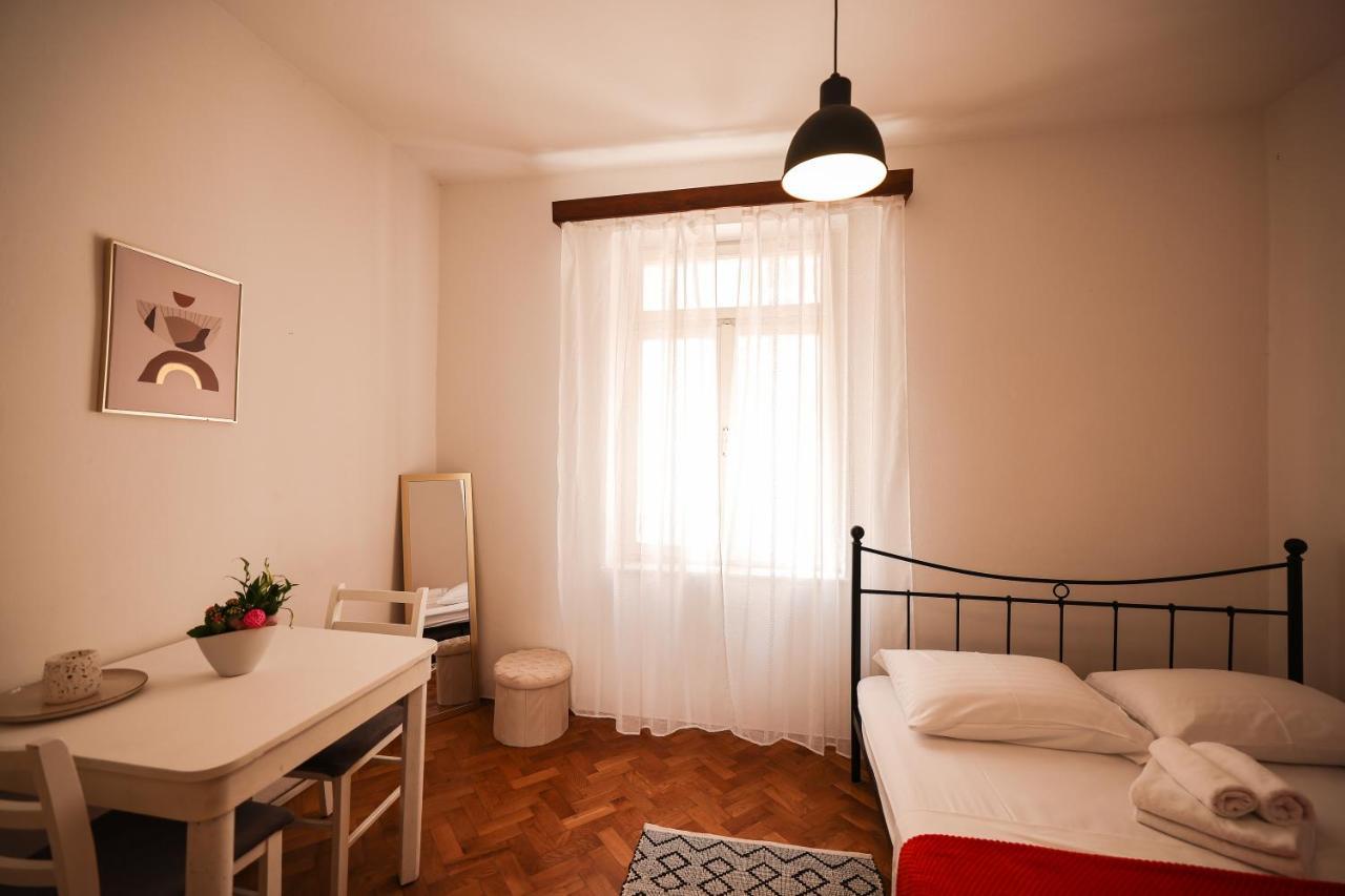 Cozy Studio Apartments In City Centar Stosija ザダル エクステリア 写真