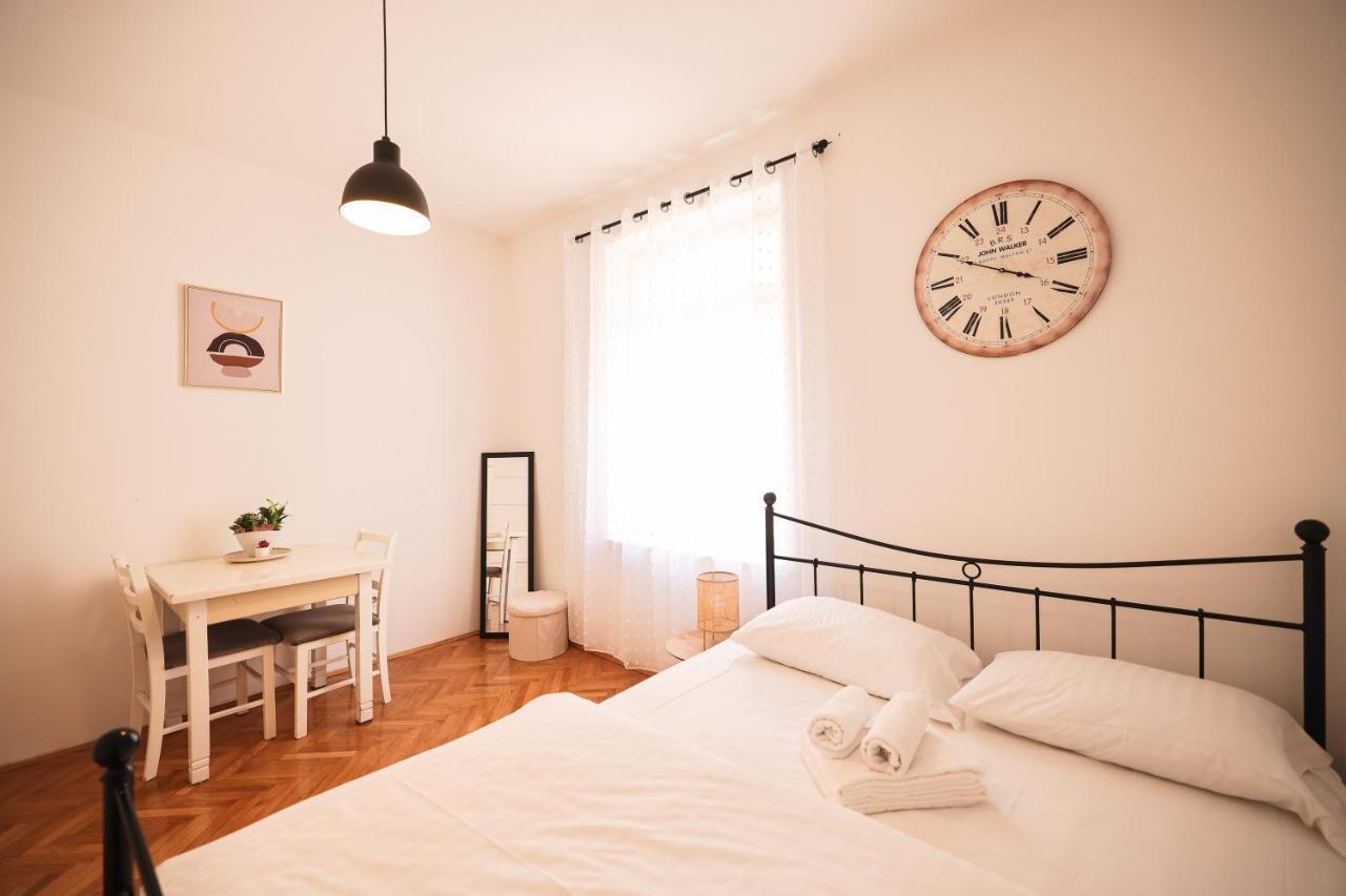Cozy Studio Apartments In City Centar Stosija ザダル エクステリア 写真